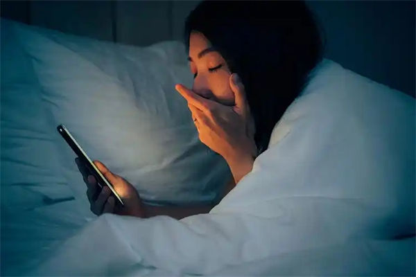 社会性睡眠是什么意思?