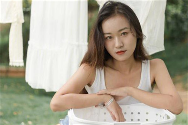 衣服染色怎么办?